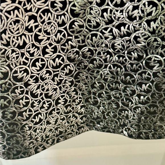 NEW -Michael Kors “ Authentic size L - Picture 5 of 10